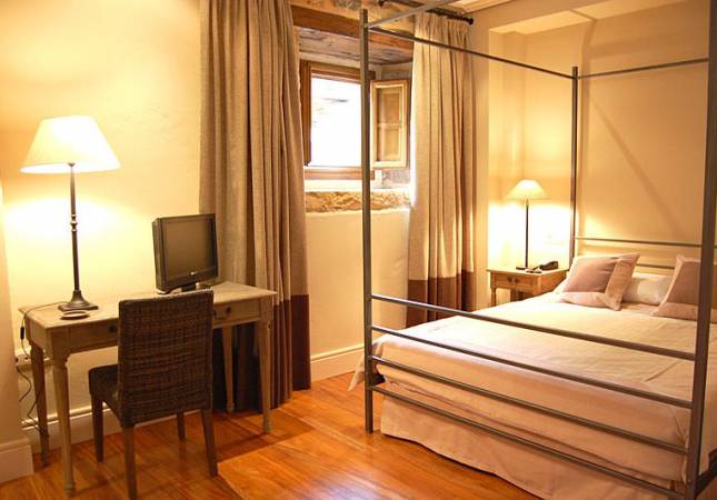 Románticas habitaciones en Hotel & Golf Palacio de Rubianes. Relájate con los mejores precios de Asturias